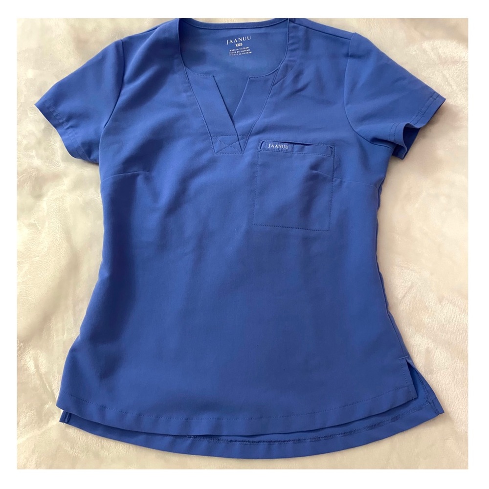 Jaanuu 1 pocket tuck in scrub top